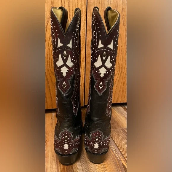 Women’s Corral Brand Vintage Looking Boots - Picture 3 of 9